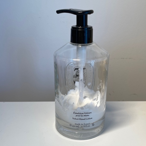 Diptyque Velvet Hand Lotion in glass container 350ml - Picture 3 of 5